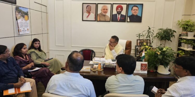 Dev Bhoomi Samiksha हल्द्वानी: 7 नवम्बर को राज्य स्तरीय कार्यक्रम की तैयारियों की समीक्षा करते मंत्री गणेश जोशी -