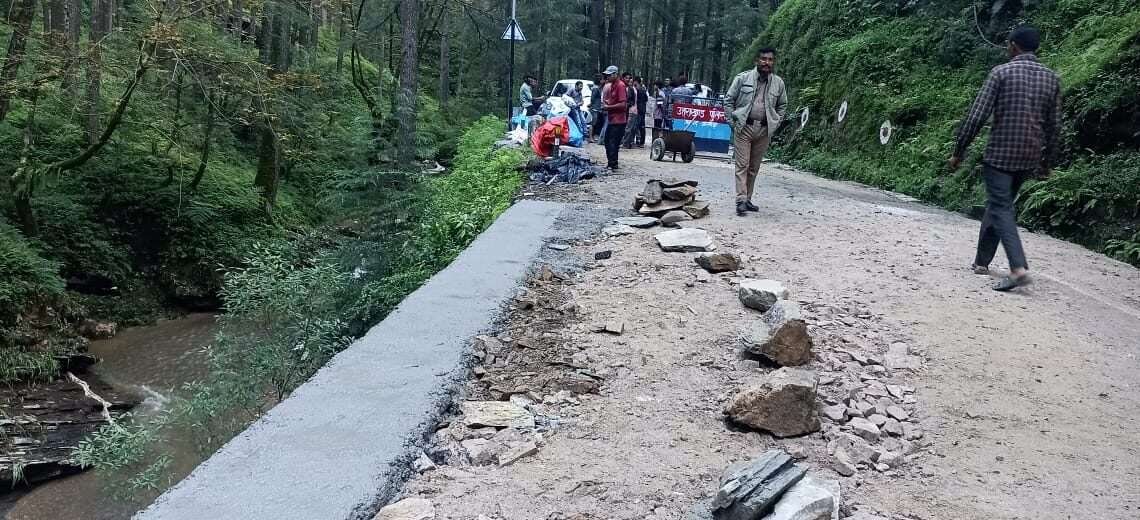 Artola-Jageshwar Road