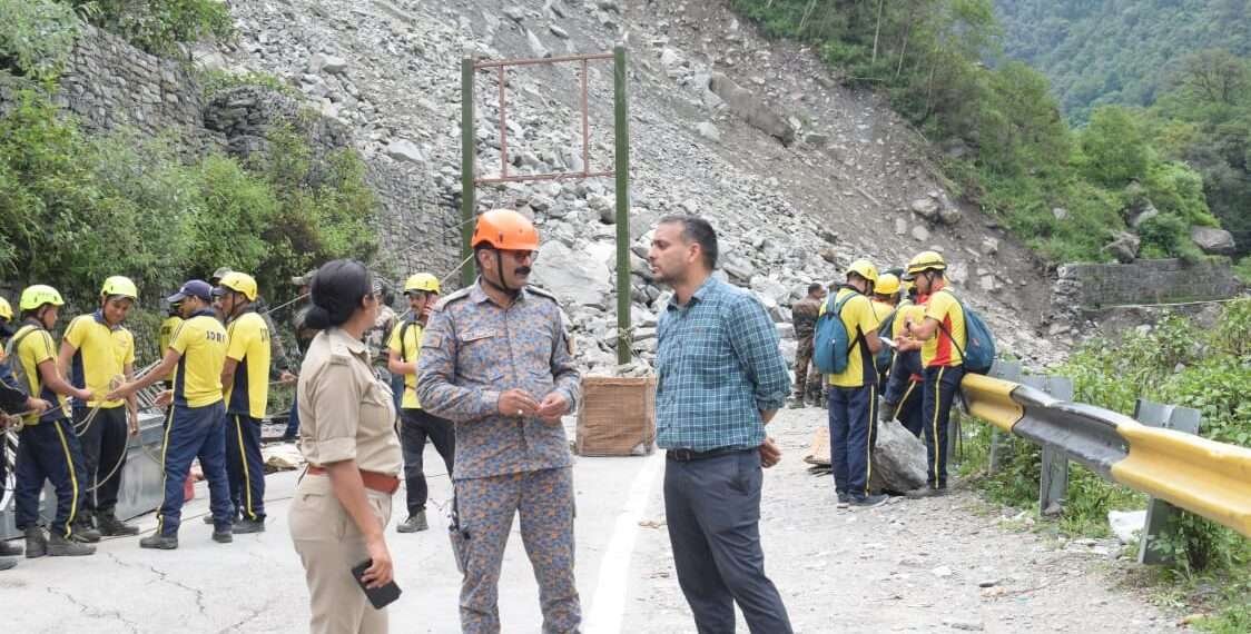 Char Dham Yatra News: Rescue started with trolley for the injured, elderly and disabled