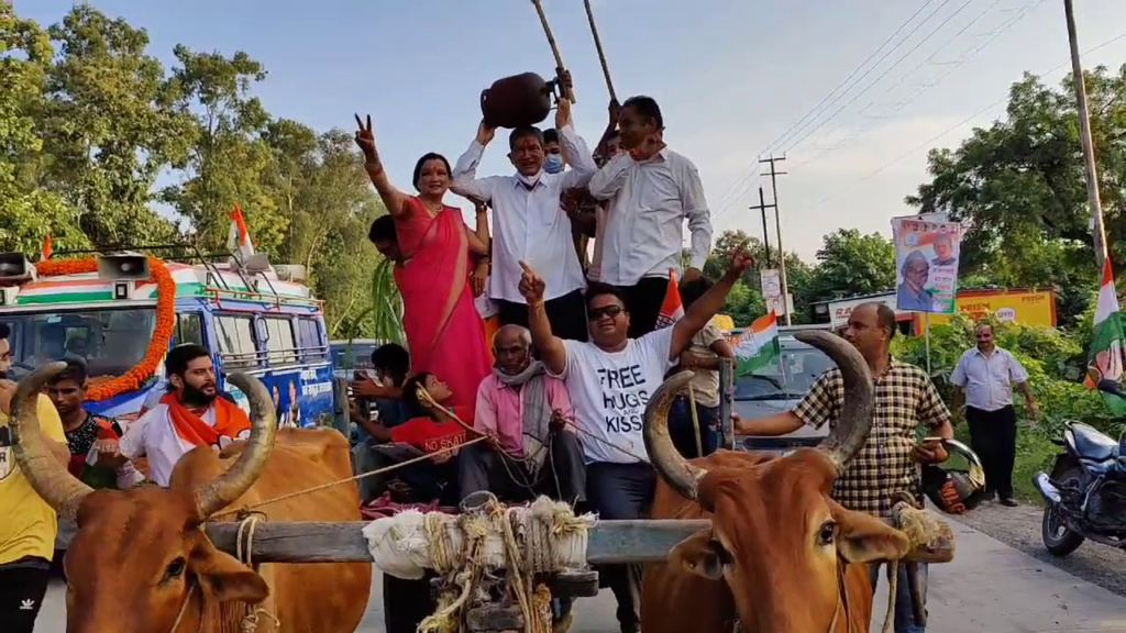 Dev Bhoomi Samiksha उत्तराखंड कांग्रेस के चुनावी रण में दिख रहा रणनीतिक 'खालीपन', हरदा की गैरहाजिरी का कितना प्रभाव? -