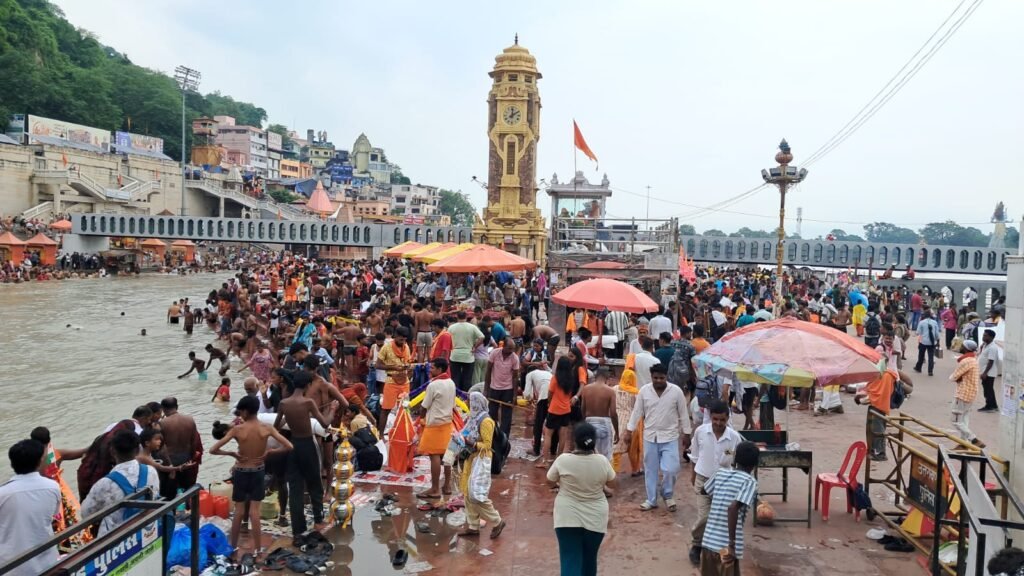Dev Bhoomi Samiksha हरिद्वार कांवड़ मेला शुरू, शिवमय हुई धर्मनगरी, 5 करोड़ श्रद्धालुओं के आने की उम्मीद, स्कूलों में छुट्टियां -