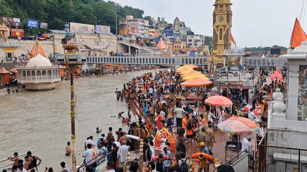 Dev Bhoomi Samiksha हरिद्वार कांवड़ मेला शुरू, शिवमय हुई धर्मनगरी, 5 करोड़ श्रद्धालुओं के आने की उम्मीद, स्कूलों में छुट्टियां -