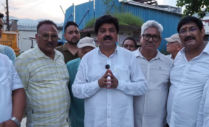 Dev Bhoomi Samiksha गणेश गोदियाल ने ली कांग्रेस की बूथ-ब्लॉक और मंडल कार्यकर्ताओं की बैठक, बांकीपुर और दतिया में बीजेपी की हार से दिखे उत्साहित -