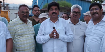 Dev Bhoomi Samiksha गणेश गोदियाल ने ली कांग्रेस की बूथ-ब्लॉक और मंडल कार्यकर्ताओं की बैठक, बांकीपुर और दतिया में बीजेपी की हार से दिखे उत्साहित -