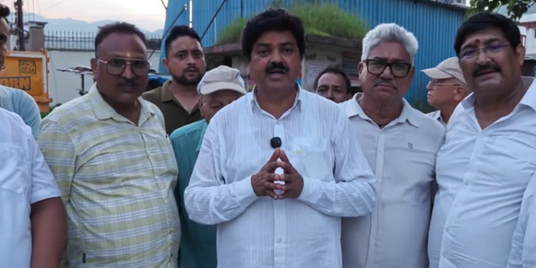Dev Bhoomi Samiksha गणेश गोदियाल ने ली कांग्रेस की बूथ-ब्लॉक और मंडल कार्यकर्ताओं की बैठक, बांकीपुर और दतिया में बीजेपी की हार से दिखे उत्साहित -