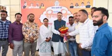 Dev Bhoomi Samiksha कैबिनेट मंत्री गणेश जोशी से भेंट करते ONGC संविदा कर्मचारी संघ, देहरादून के प्रतिनिधिमंडल -