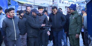 Dev Bhoomi Samiksha मुख्य सचिव ने केदारनाथ धाम में यात्रा व्यवस्थाओं व पुनर्निर्माण कार्यों का लिया जायजा -