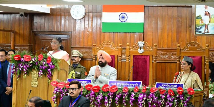 Dev Bhoomi Samiksha राष्ट्रपति के अभिभाषण में निखरे महिला उत्थान के रंग -