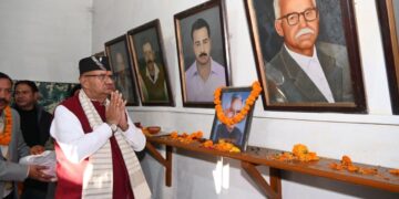 Dev Bhoomi Samiksha राज्य की रजत जयंती के अवसर पर मसूरी शहीद स्थल में राज्य आंदोलनकारियों को नमन करते कैबिनेट मंत्री गणेश जोशी -