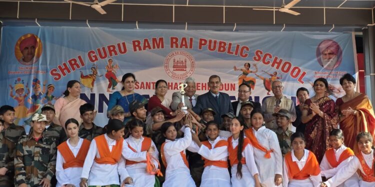 Dev Bhoomi Samiksha SGRR Public School बसन्त विहार का वार्षिकोत्सव धूमधाम से संपन्न -