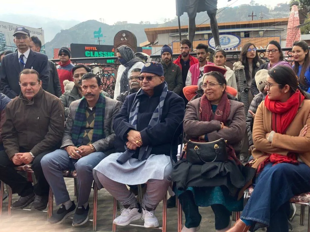 Dev Bhoomi Samiksha मसूरी पहुंचे मंत्री गणेश जोशी, विंटर लाइन कार्निवाल में किया प्रतिभाग। -