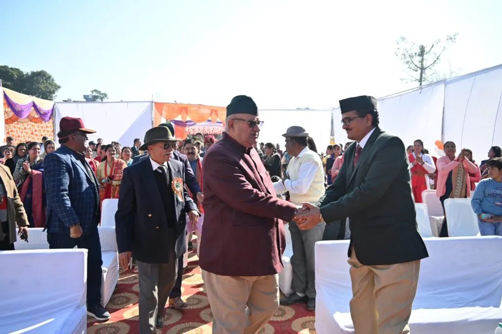 Dev Bhoomi Samiksha पूर्व सैनिक पर्वतीय जन कल्याण समिति पछवादून द्वारा आयोजित चतुर्थ स्थापना दिवस कार्यक्रम को संबोधित करते मंत्री जोशी। -