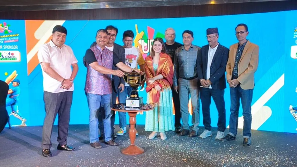 Dev Bhoomi Samiksha मुंबई में यू0पी0एल सीजन 11 का ओक्सन हुआ प्रारम्भ, सभी क्रिकेट प्रेमियों में खुशी कि लहर। -