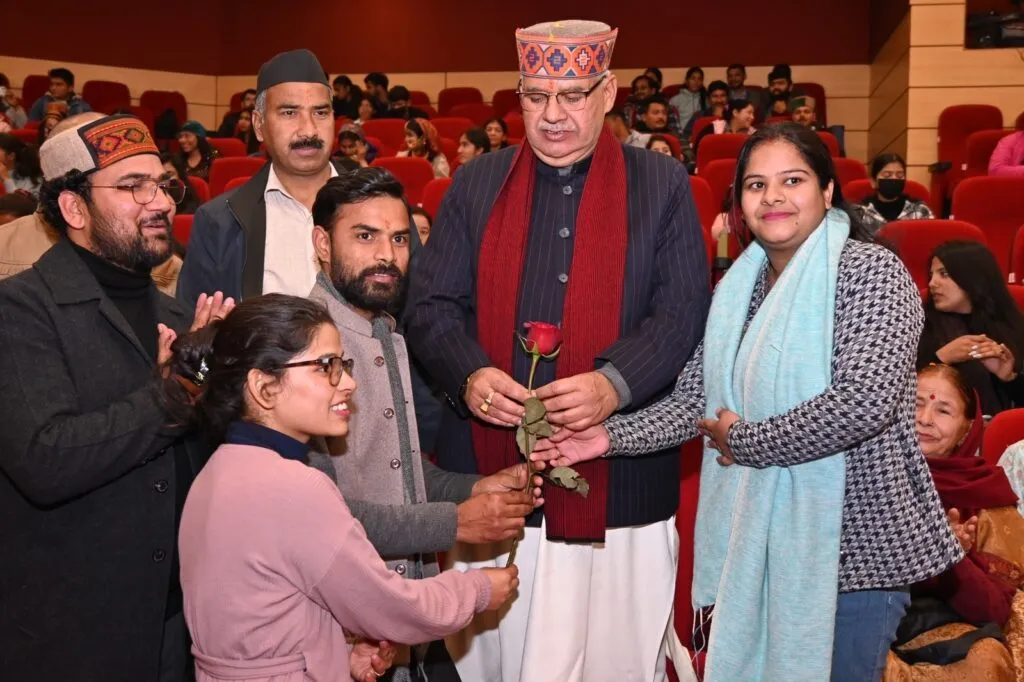 Dev Bhoomi Samiksha प्राउड पहाडी संस्था द्वारा आयोजित "घुघती महोत्सव" कार्यक्रम में सम्मिलित हुए मंत्री गणेश जोशी -