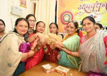 Dev Bhoomi Samiksha рдореВрд╣рд░реНрдд рдХреЗ рдЕрдиреБрд╕рд╛рд░ рд╡рд┐рдзрд╛рдирд╕рднрд╛ рдЕрдзреНрдпрдХреНрд╖ рдиреЗ рдордирд╛рдпрд╛ рд░рдХреНрд╖рд╛рдмрдВрдзрди -