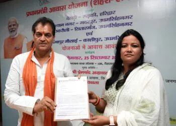 Dev Bhoomi Samiksha рдХреИрдмрд┐рдиреЗрдЯ рдордВрддреНрд░реА рдбреЙ. рдкреНрд░реЗрдо рдЪрдиреНрдж рдЕрдЧреНрд░рд╡рд╛рд▓ рдиреЗ рдХрд┐рдпрд╛ рд▓рд╛рднрд╛рд░реНрдерд┐рдпреЛрдВ рдХреЛ рдЖрд╡рд╛рд╕ рдХреЗ рдкреНрд░рдкрддреНрд░реЛрдВ рдХрд╛ рдЖрд╡рдВрдЯрди -