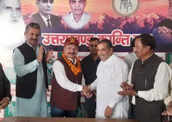 Dev Bhoomi Samiksha рдЙрддреНрддрд░рд╛рдЦрдВрдб рдХреНрд░рд╛рдВрддрд┐ рджрд▓ рдиреЗ рдХрд┐рдпрд╛ рд╕реИрдирд┐рдХ рдкреНрд░рдХреЛрд╖реНрда рдХрд╛ рдЧрдарди -