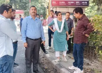 Dev Bhoomi Samiksha рдбреАрдПрдо рдиреЗ рдХрд┐рдпрд╛ рд╢рд╣рд░ рдореЗрдВ рд╕рдВрдЪрд╛рд▓рд┐рдд рд╣реЛ рд░рд╣реЗ рдирд┐рд░реНрдорд╛рдг рдХрд╛рд░реНрдпреЛрдВ рдХрд╛ рд╕реНрдерд▓реАрдп рдирд┐рд░реАрдХреНрд╖рдг -