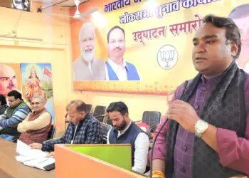 Dev Bhoomi Samiksha рдЖрдЬ рдЕрдзреНрдпрдХреНрд╖ рд╕рд┐рджреНрдзрд╛рд░реНрде рдЕрдЧреНрд░рд╡рд╛рд▓ рдХреА рдЕрдзреНрдпрдХреНрд╖рддрд╛ рдореЗрдВ рдирд╡рдирд┐рд░реНрд╡рд╛рдЪрд┐рдд рдорд╣рд╛рдирдЧрд░ рдХреЗ 18 рдкреНрд░рдХреЛрд╖реНрдареЛрдВ рдХреЗ рд╕рдВрдпреЛрдЬрдХ рдПрд╡рдВ рд╕рд╣ рд╕рдВрдпреЛрдЬрдХреЛрдВ рдХрд╛ рдкрд░рд┐рдЪрдп рдмреИрдардХ рдПрд╡рдВ рд╕реНрд╡рд╛рдЧрдд рд╣реБрдЖ ред -