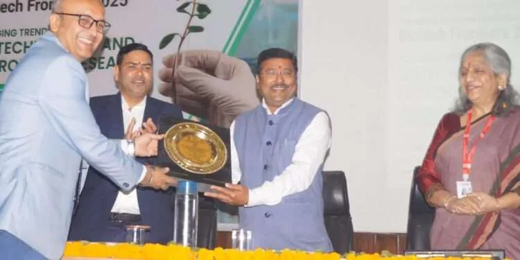 Dev Bhoomi Samiksha SGRR University : दो दिवसीय अंतरराष्ट्रीय सम्मेलन ‘बायोटेक फ्रंटियर्स 2025‘ का आगाज -