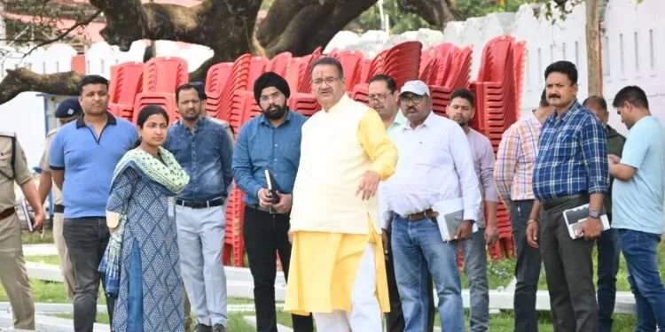 Dev Bhoomi Samiksha बहुउद्देशीय शिविर की तैयारियों में कार्यक्रम स्थल का निरीक्षण करते मंत्री गणेश जोशी -