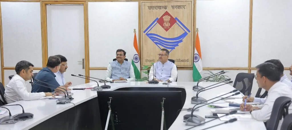 Dev Bhoomi Samiksha सैन्यधाम के निर्माण कार्यों की समीक्षा करते सैनिक कल्याण मंत्री गणेश जोशी -