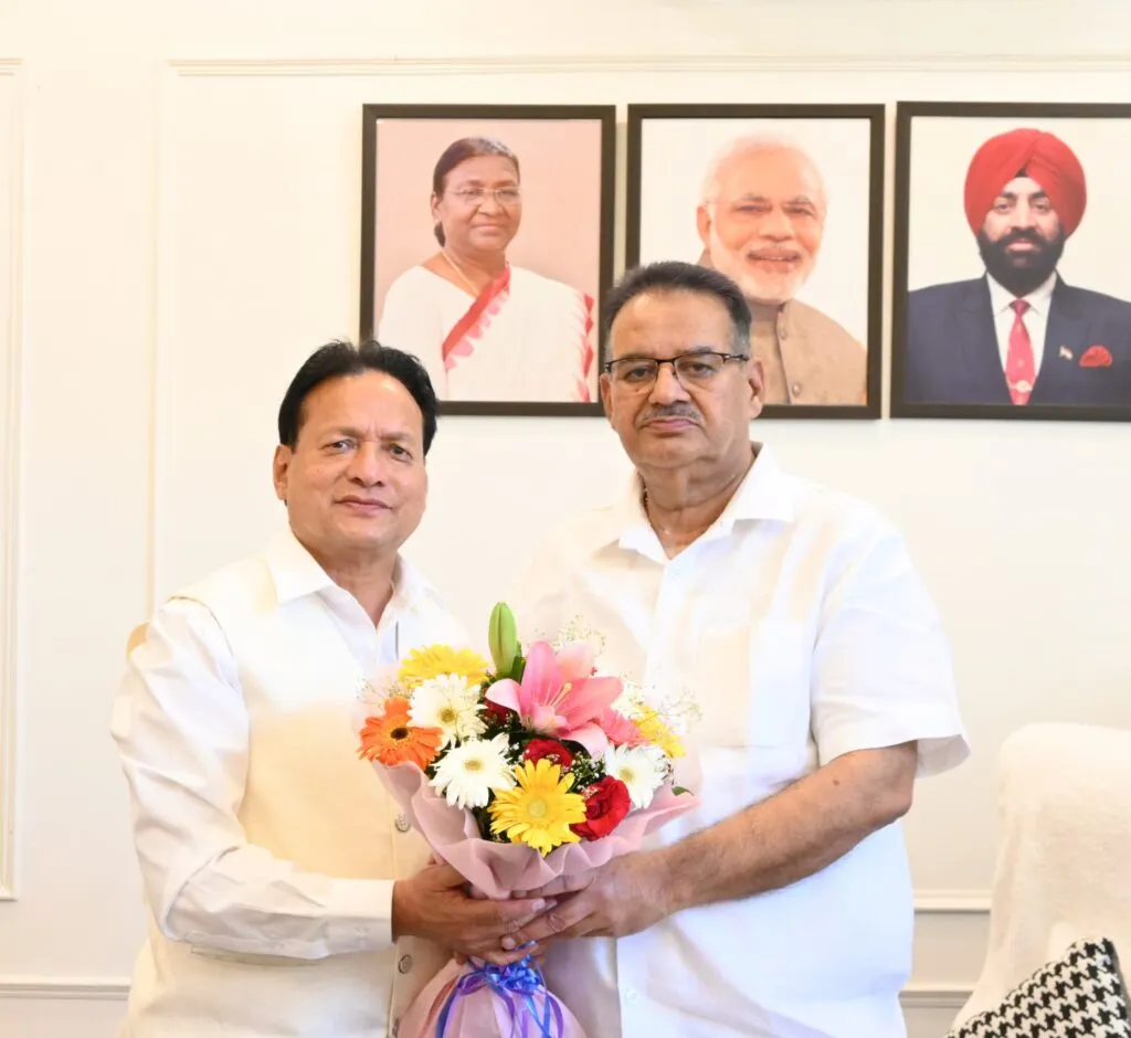 Dev Bhoomi Samiksha पंतनगर विश्वविद्यालय के कुलपति ने कृषि मंत्री गणेश जोशी से की भेंट, कृषि अनुसंधान को लेकर हुई विस्तृत चर्चा। -