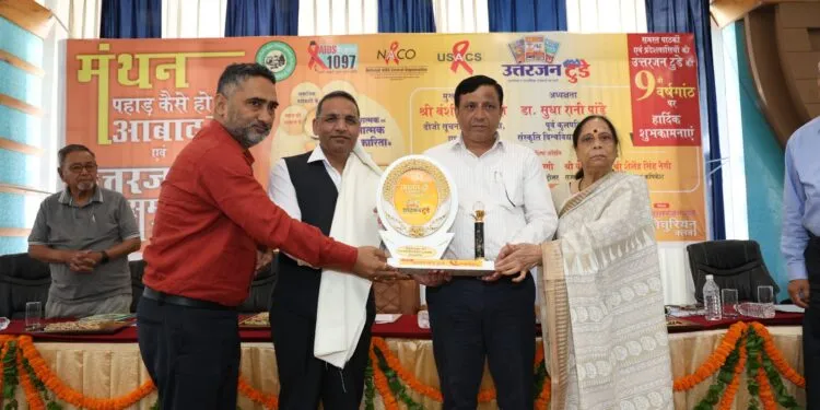 Dev Bhoomi Samiksha "अपनी जड़ों से जुड़े रहें" - बंशीधर तिवारी -