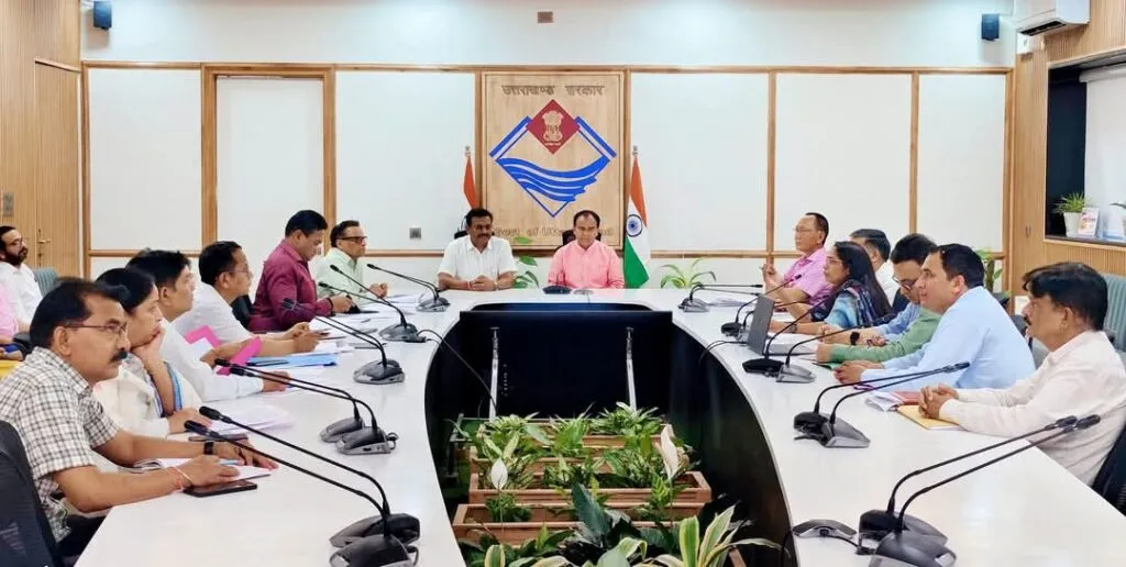 Dev Bhoomi Samiksha गोल्डन कार्ड धारकों को मिलेगा योजना का समुचित लाभः डॉ. धन सिंह रावत -