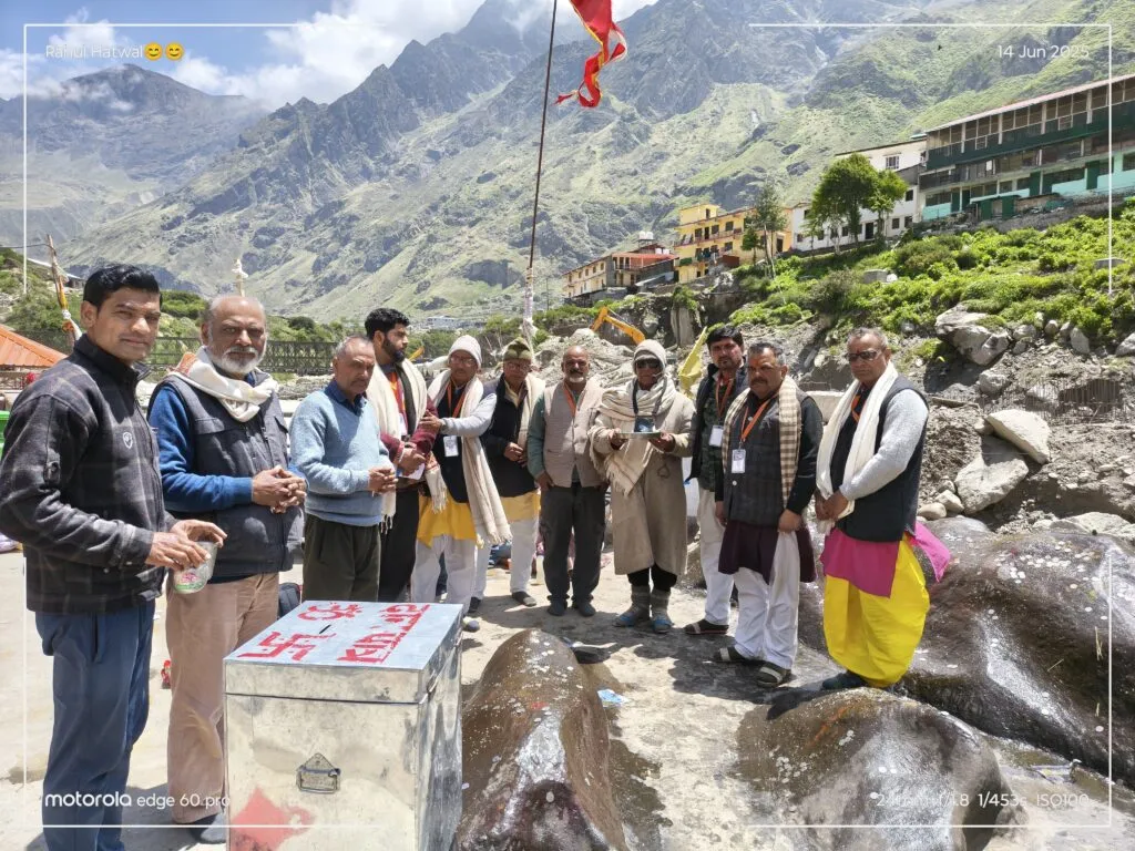 Dev Bhoomi Samiksha BKTC ने अहमदाबाद विमान दुर्घटना के दिवंगतों को श्रद्धांजलि दी। -