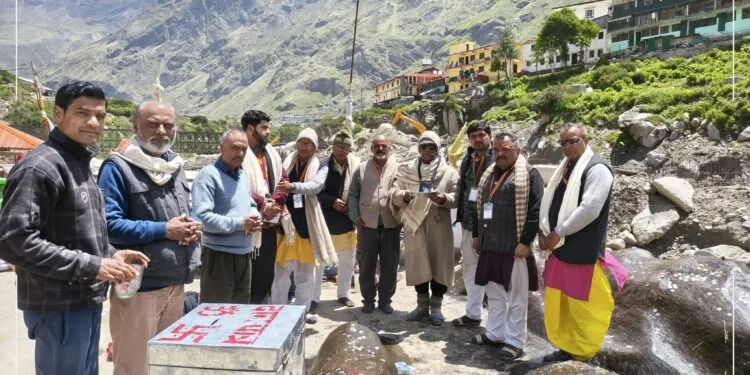 Dev Bhoomi Samiksha BKTC ने अहमदाबाद विमान दुर्घटना के दिवंगतों को श्रद्धांजलि दी। -