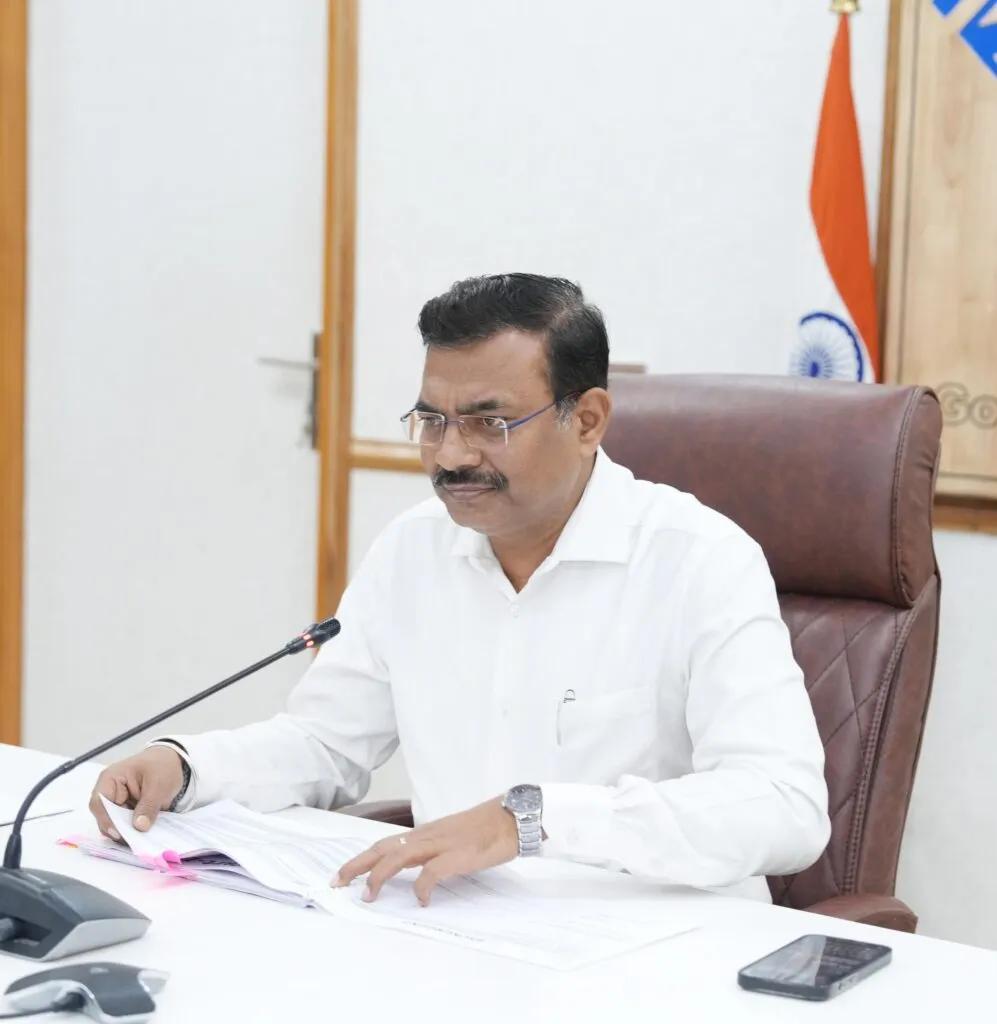 Dev Bhoomi Samiksha केंद्र सरकार द्वारा निर्देशित और अपेक्षित कार्यक्रमों और योजनाओं के क्रियान्वयन में तेजी लाएं: मुख्य सचिव -