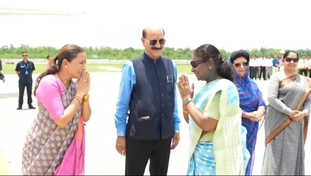 Dev Bhoomi Samiksha कैबिनेट मंत्री रेखा आर्या ने दी राष्ट्रपति को विदाई -