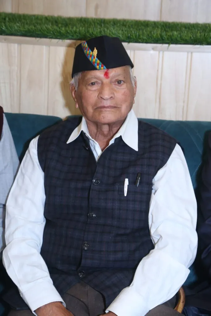 Dev Bhoomi Samiksha विश्वविद्यालय के कुलपति डा. मनमोहन सिंह चौहान के पिता त्रिलोक सिंह चौहान का निधन विश्वविद्यालय परिवार शोकाकुल -
