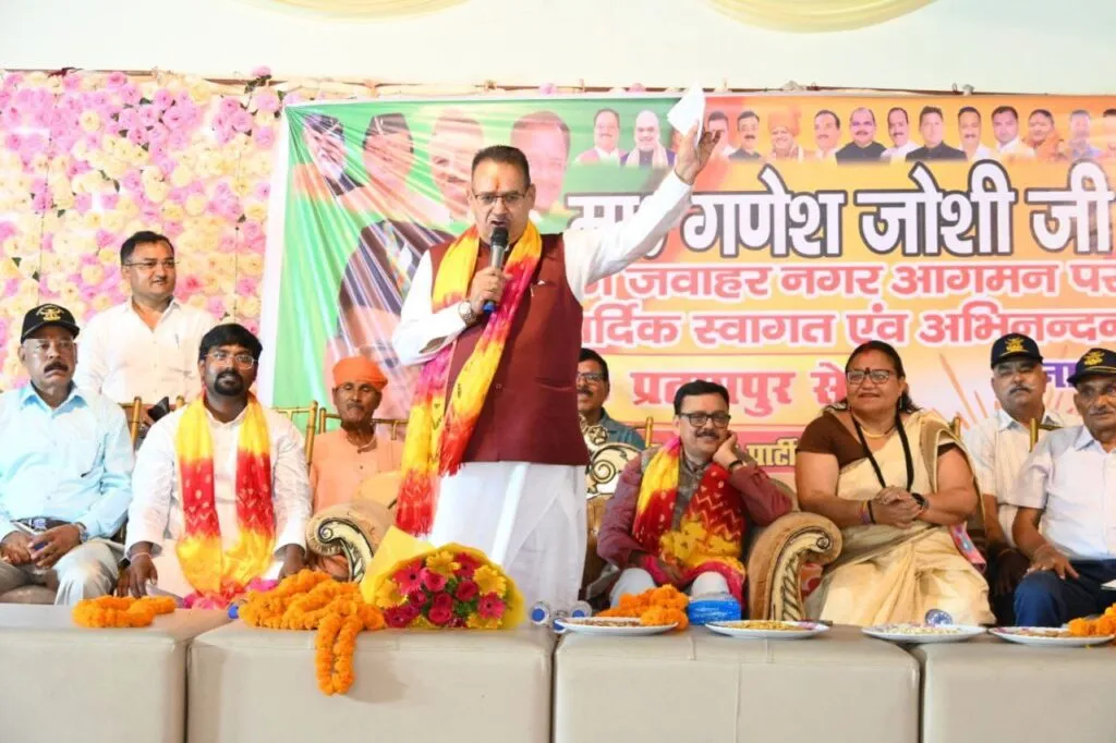 Dev Bhoomi Samiksha गणेश जोशी ने किच्छा में की जनसभा, भाजपा प्रत्याशी जितेंद्र गौतम के समर्थन में की अपील -