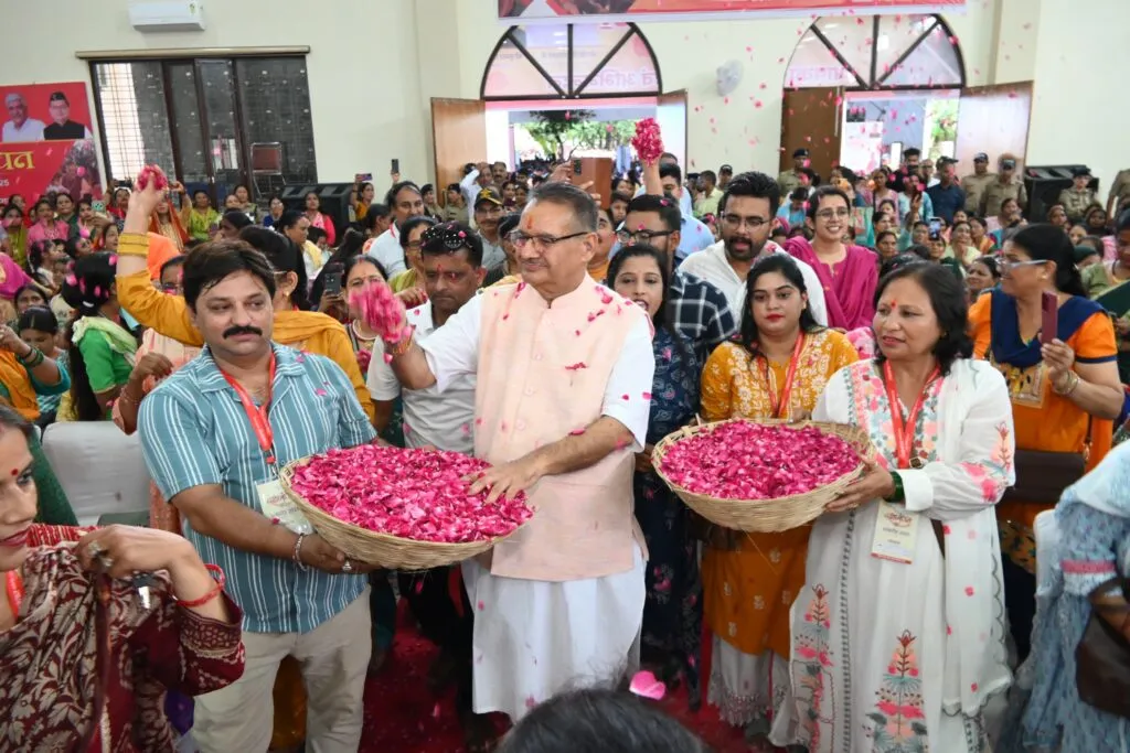Dev Bhoomi Samiksha मंत्री गणेश जोशी ने भावुक होकर कहा - मैं केवल मंत्री नहीं, एक भाई हूं -