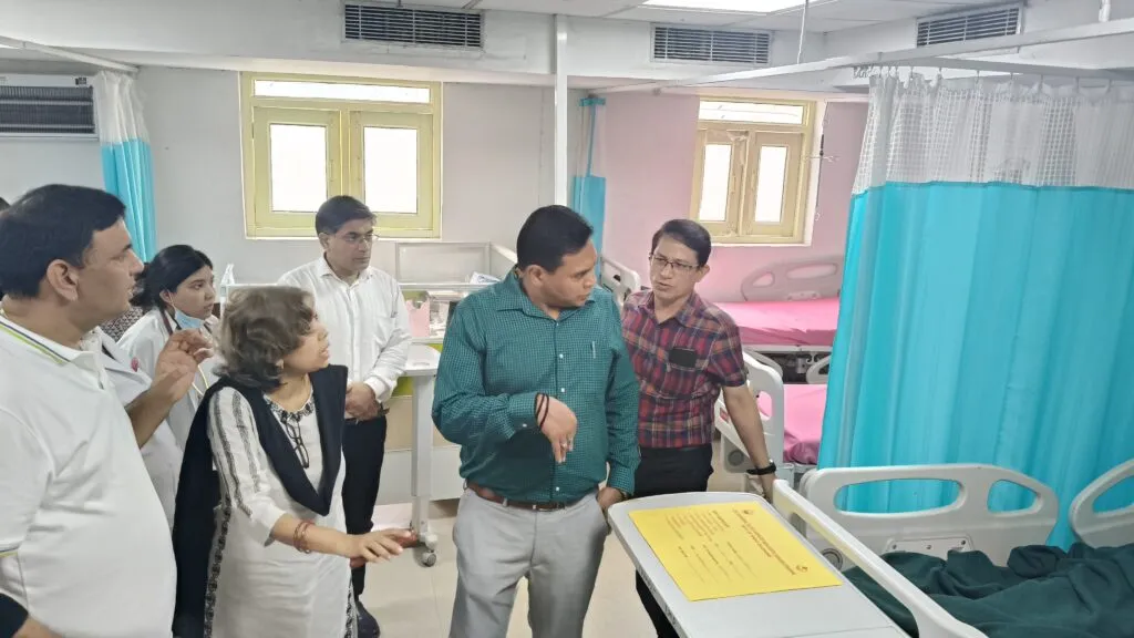 Dev Bhoomi Samiksha धराली आपदा : अलर्ट मोड में स्वास्थ्य विभाग, मुख्यमंत्री के निर्देश पर स्वास्थ्य सचिव ने किया अस्पतालों का निरीक्षण -