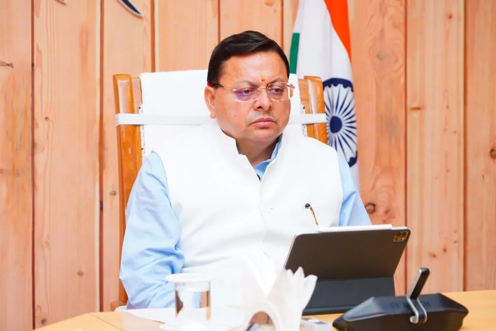 Dev Bhoomi Samiksha मुख्यमंत्री ने आपदा की दृष्टि से संवेदनशील क्षेत्रों में निर्माण रोकने के दिए निर्देश -
