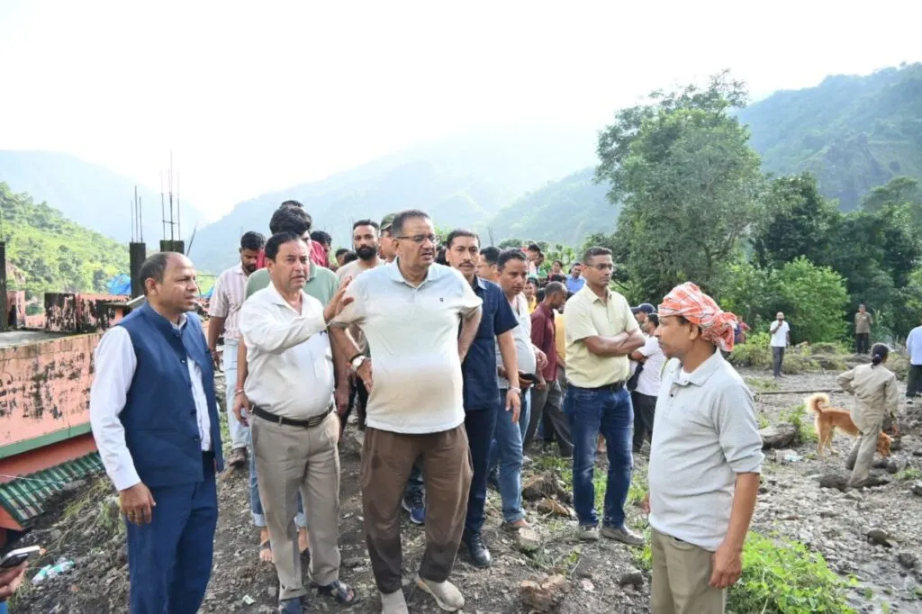 Dev Bhoomi Samiksha आपदा प्रभावित क्षेत्रों का निरीक्षण कर मंत्री जोशी ने दिए युद्धस्तर पर राहत कार्यों के निर्देश -