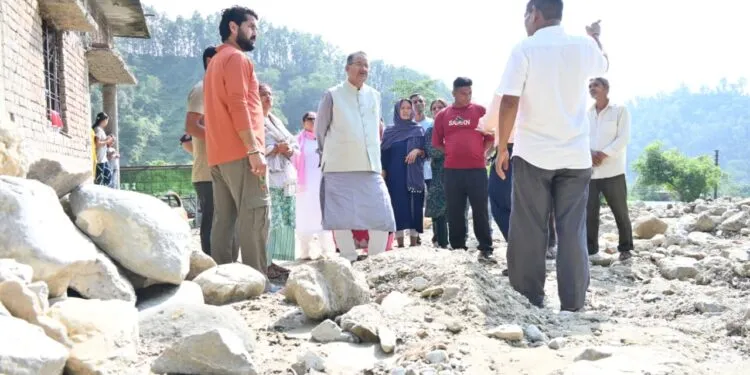 Dev Bhoomi Samiksha कैबिनेट मंत्री गणेश जोशी ने अतिवृष्टि प्रभावित क्षेत्रों का किया निरीक्षण -