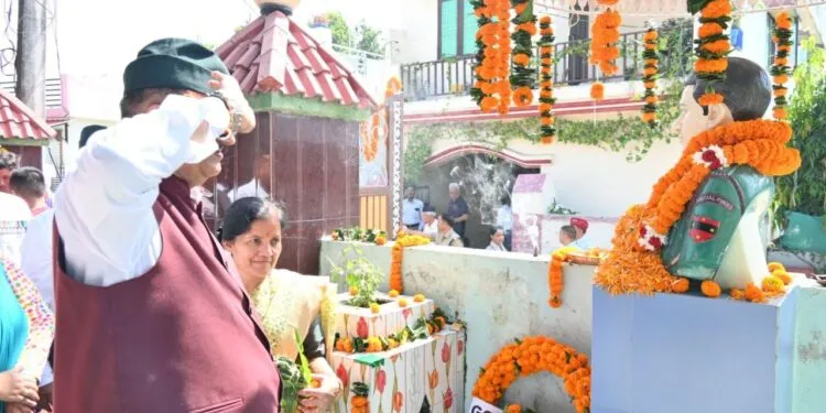 Dev Bhoomi Samiksha शहीद हवलदार बहादुर सिंह बोहरा की 18वीं पुण्यतिथि पर मंत्री गणेश जोशी ने दी श्रद्धांजलि -