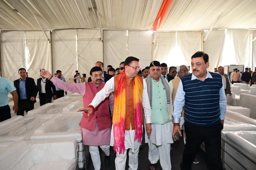 Dev Bhoomi Samiksha हरिद्वार पहुंचे सीएम धामी, केन्द्रीय मंत्री शाह के कार्यक्रम की तैयारी का लिया जायजा। -