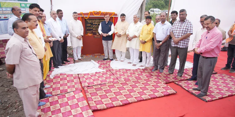 Dev Bhoomi Samiksha पंतनगर विवि की भूमि पर निराश्रित गोवंश संवर्धन एवं अनुसंधान प्रकल्प का भूमि पूजन -