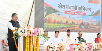 Dev Bhoomi Samiksha विकासनगर में रबी अभियान-2026 के अंतर्गत आयोजित ‘खेत बचाओ अभियान’ का शुभारम्भ करते कृषि मंत्री गणेश जोशी -