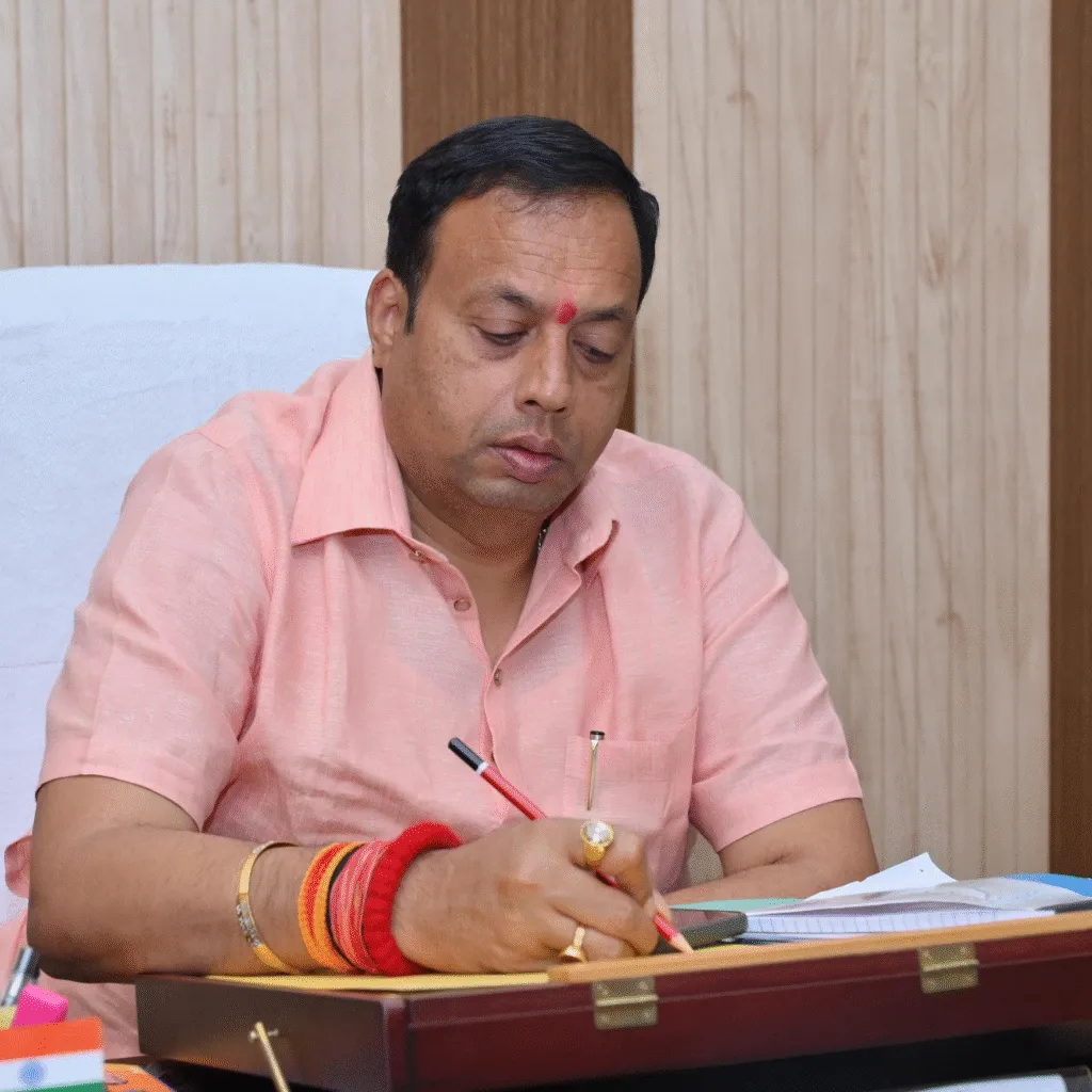 Dev Bhoomi Samiksha इटावा में निर्माणाधीन केदारनाथ धाम की प्रतिकृति के मंदिर का मामला -