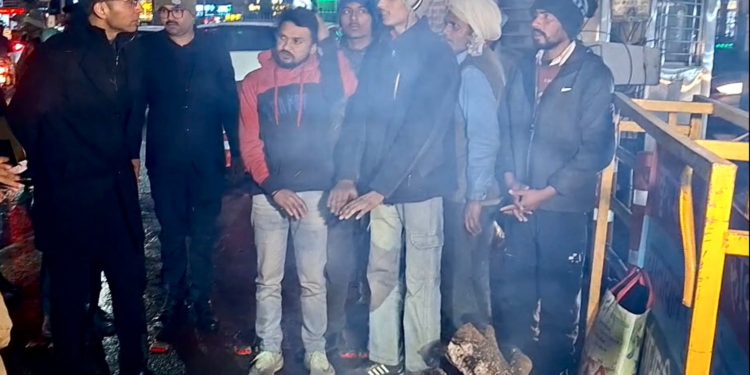 Dev Bhoomi Samiksha नगर निगम तहसील प्रशासन को प्रतिदिन अलाव प्वांईट की मय फोटो सूचना प्रस्तुत करने के निर्देश -