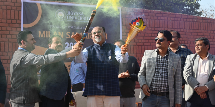 Dev Bhoomi Samiksha जिज्ञासा यूनिवर्सिटी में होली मिलन समारोह का आयोजन -