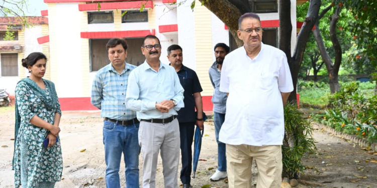 Dev Bhoomi Samiksha सितारगंज राजकीय उद्यान में कृषि मंत्री गणेश जोशी ने किया औचक निरीक्षण -