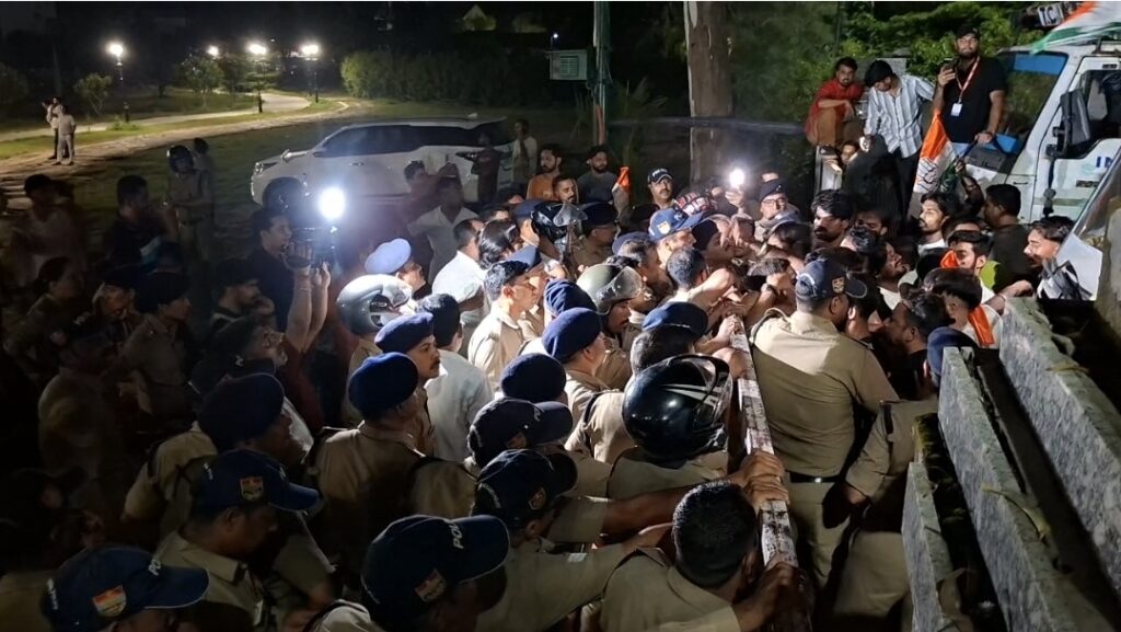 Dev Bhoomi Samiksha परेड ग्राउंड नहीं अब बन्नू स्कूल मैदान में होगी राहुल गांधी की रैली, देर रात देहरादून में हुआ हाई वोल्टेज सियासी ड्रामा -