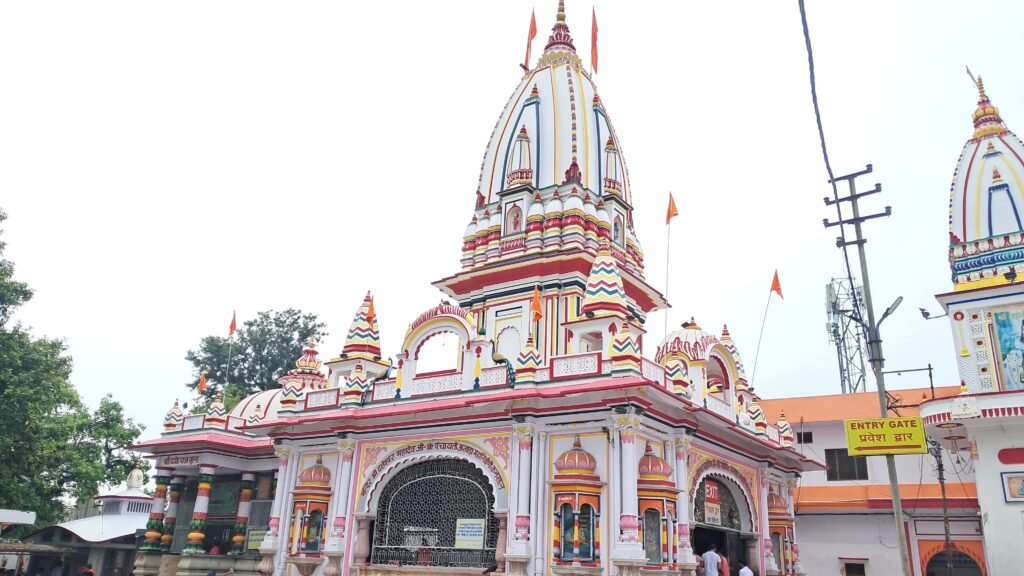 Dev Bhoomi Samiksha सावन का पहला सोमवार, दक्षेश्वर महादेव मंदिर में उमड़ी श्रद्धालुओं की भीड़, सावन में यहीं विराजते हैं भगवान शिव -